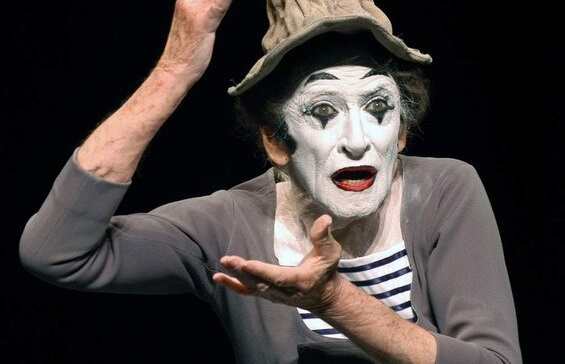 فراخوان چهارمین جشنواره دانشگاهی نمایش های «بی کلام» اعلام شد فراخوان چهارمین جشنواره دانشگاهی نمایش های «بی کلام» اعلام شد