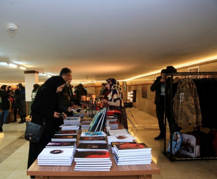 محصولات جانبی انیمیشن «آخرین داستان» به کودکان مناطق کم‌برخوردار  اهدا شد