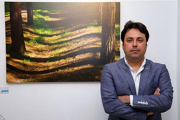 جواد مولانیا کارگردان و بازیگر تئاتر یادداشتی را برای نمایش بوقلمون منتشر کرد