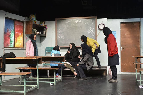 «متساوی‌الساقین» هشدار می‌دهد/ تصمیم سخت یک مدیر مدرسه 