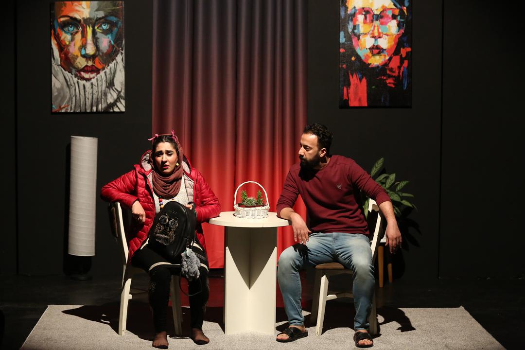 اجرای «14/3» با نور موبایل تماشاگران