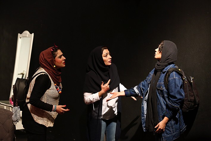 نقد نمایش «۳/۱۴» به نویسندگی و کارگردانی امیرموسی کاظمی/ نشستن در مجلس عزای یک خیانتکار  نقد نمایش «۳/۱۴» به نویسندگی و کارگردانی امیرموسی کاظمی/ نشستن در مجلس عزای یک خیانتکار