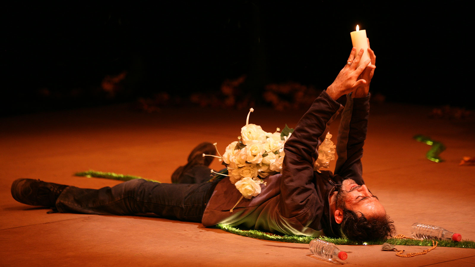 به بهانه اجرای نمايش «چنور» در تئاتر شهر / و اگر آيندگان با رافت داوری نكنند؟ 