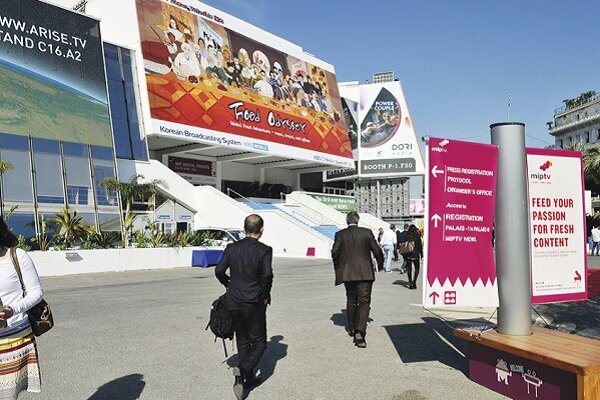 سایه تهدید «کرونا» بر سر جشنواره «کن»/ چینی‌ها از بازار حذف شدند