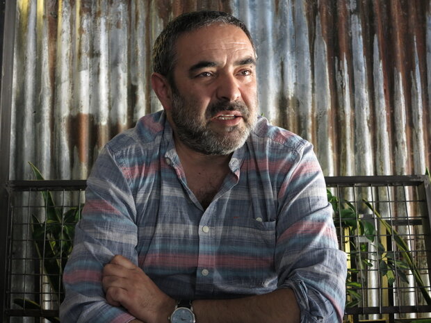 حسن معجونی با «خرس و خواستگاری» در تماشاخانه ملک