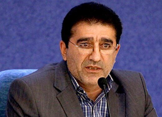 قادر آشنا، جایگزین شهرام کرمی شد