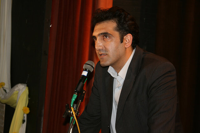  نمایشنامه‌نویسی که ترجیح داد معطل نماند