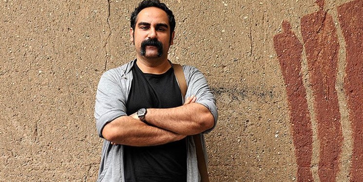 پیام لاریان «اشتقاق» را در تماشاخانه ایرانشهر به روی صحنه می‌برد