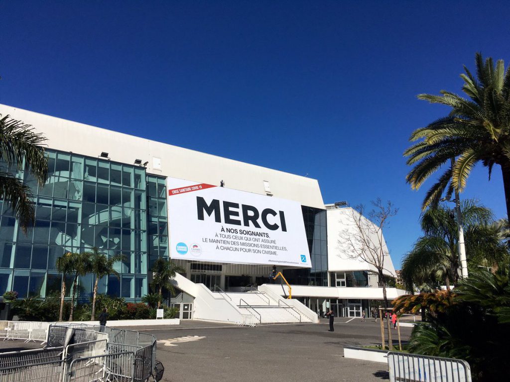 از فیلم‌هایی که لیبل جشنواره کن دارند حمایت می‌کنیم