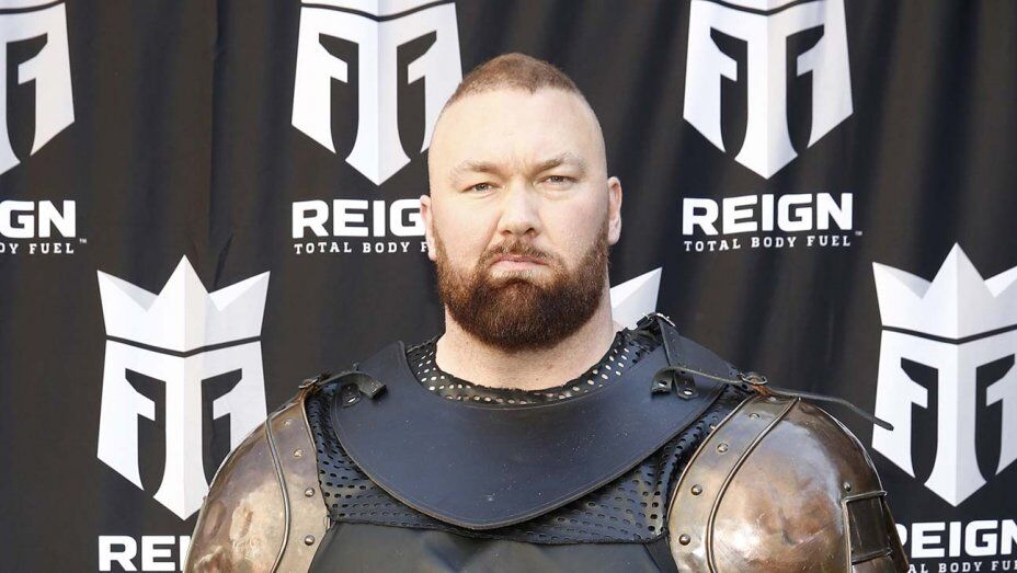 بازیگر «تاج و تخت» رکورد نوعی وزنه‌برداری جهان را شکست