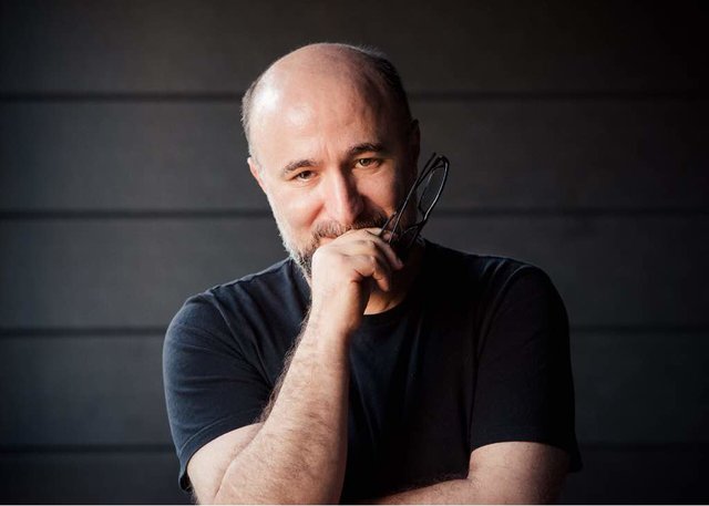 هیچ چیز جای اجرای زنده تئاتر را نمی‌گیرد