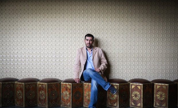 همکاری شهاب حسینی و پرویز پرستویی در «بی‌همه‌ چیز»