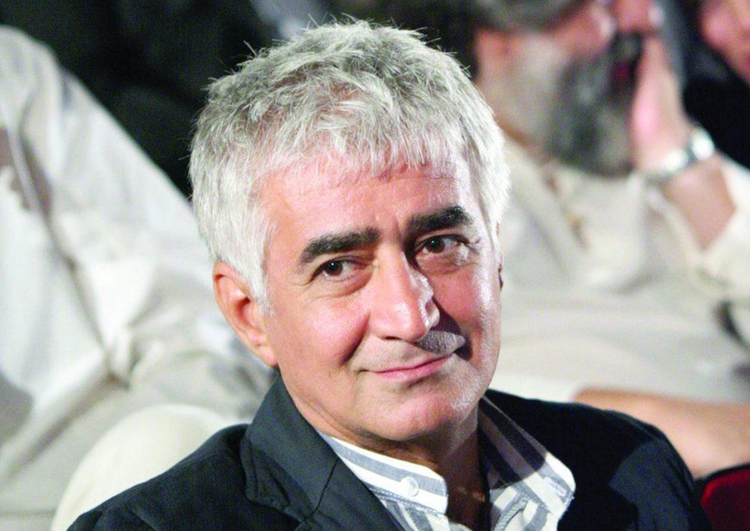 ادامه درمان کامبوزیا پرتوی در خانه