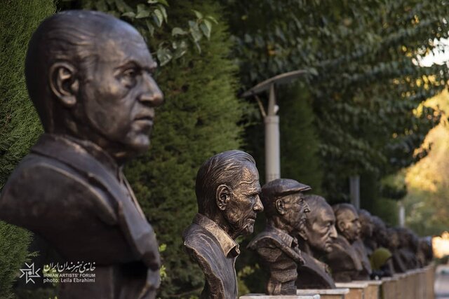  واکنش احترام برومند به سردیس هنرمندان در باغ هنر