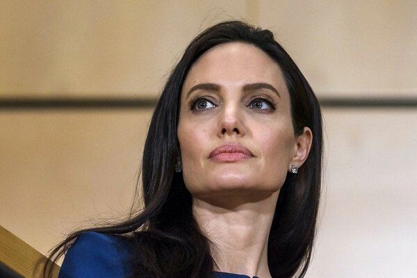 آنجلینا جولی اقتباسی از زندگی یک عکاس جنگ را کارگردانی می‌کند