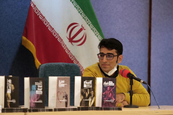 چگونه نوشتن تحلیل تئاتر را بیاموزیم