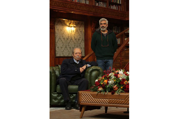 قصه گویی و آوازخوانی علی نصیریان برای «کتاب باز»ها