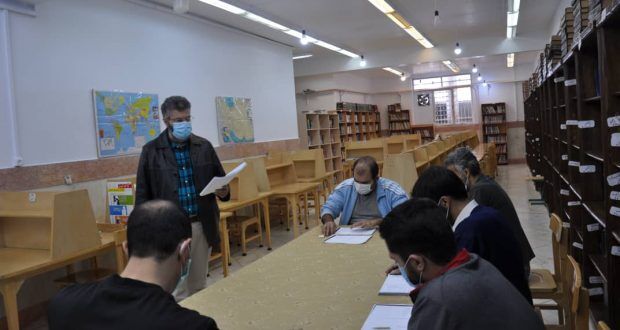 اجرای نمایشنامه‌خوانی «در انتظار گودو» توسط مددجویان اوین