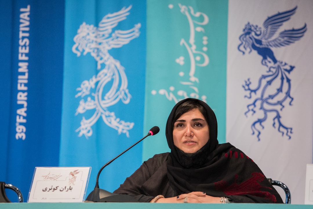 رونمایی از گریم سنگین باران کوثری در «بی همه چیز» 