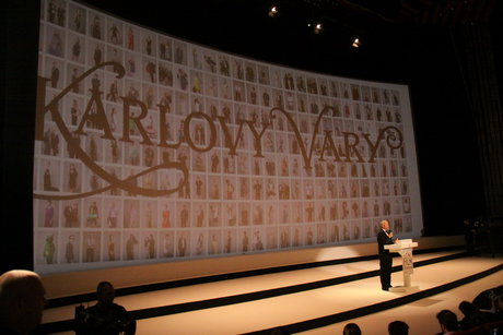 جشنواره کارلووی مقابل کن کوتاه نیامد 