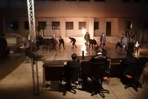 «دموکراسی سفارشی» تا ۳۰ بهمن به اجراهای خود ادامه می‌دهد