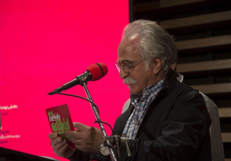 قدردانی «ایوب خان» از هنرمند پیشکسوت عرصه گرافیک در تئاتر شهر