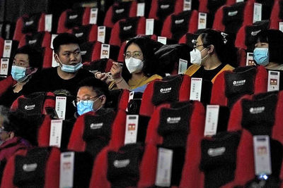 درآمد ۱.۷ میلیارد دلاری بزرگ‌ترین بازار سینمای جهان در یک ماه | پایان سلطه هالیوود 