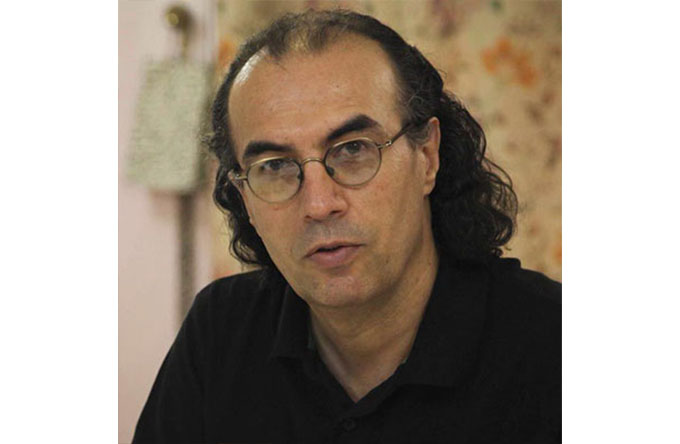 تئاتر ایران از کودتا تا انقلاب کتاب شد