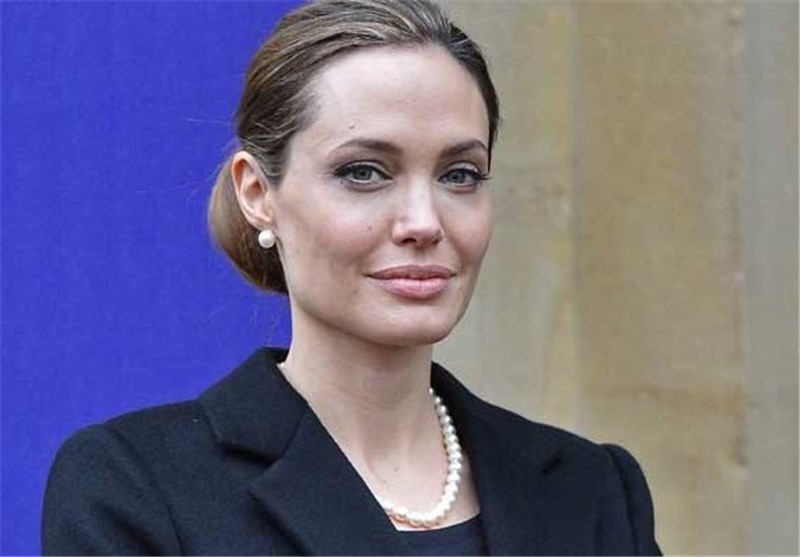 کمک هنرپیشه هالیوودی به دانش آموزان گرسنه آمریکا/۲۲ میلیون کودک گرسنه در ینگه دنیا 