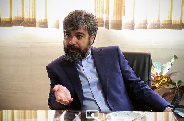 انتقاد آقای ظریف به گاندو به دلیل ظاهری بود که برایش ساختند/ پایاننامه ورژن فاجعهآمیز اتفاقات ۸۸ است انتقاد آقای ظریف به گاندو به دلیل ظاهری بود که برایش ساختند/ پایاننامه ورژن فاجعهآمیز اتفاقات ۸۸ است