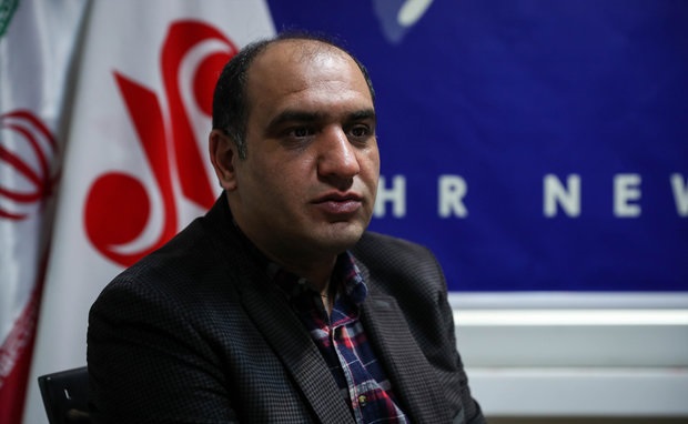 ترغیب فیلم‌ها به اکران اینترنتی با توفیق «خروج»/ دولت ورود نکند!