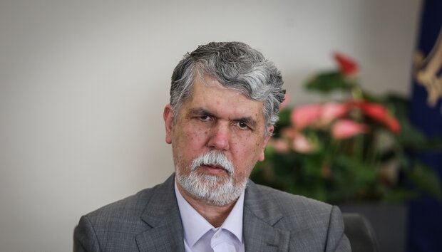 وزیر ارشاد درگذشت مادر احمدرضا درویش را تسلیت گفت 