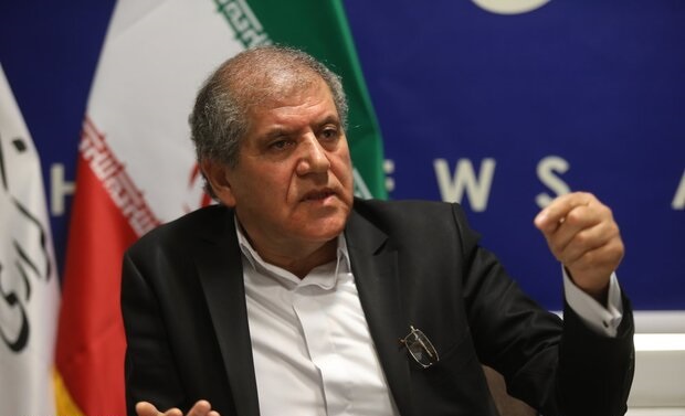 فیلمهای پخش‌شده دراینترنت را اکران نمی‌کنیم/فیلمسازان انتخاب کنند