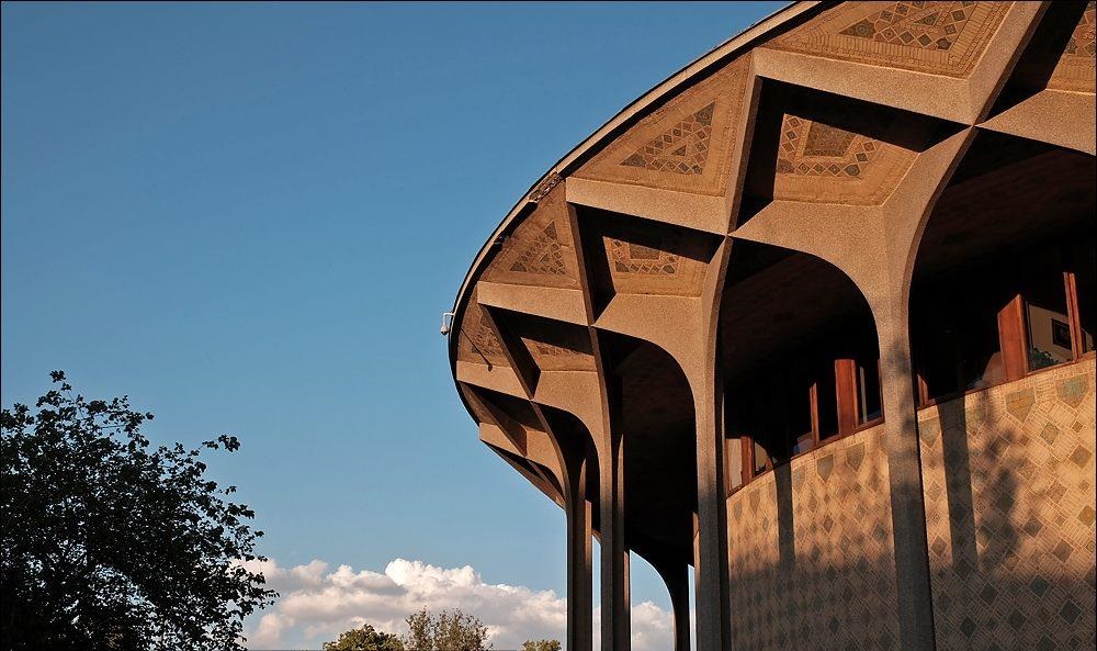 درباره تئاتر شهر/  از ساخت هتل 400 اتاقه تا نبض کُند تئاتر