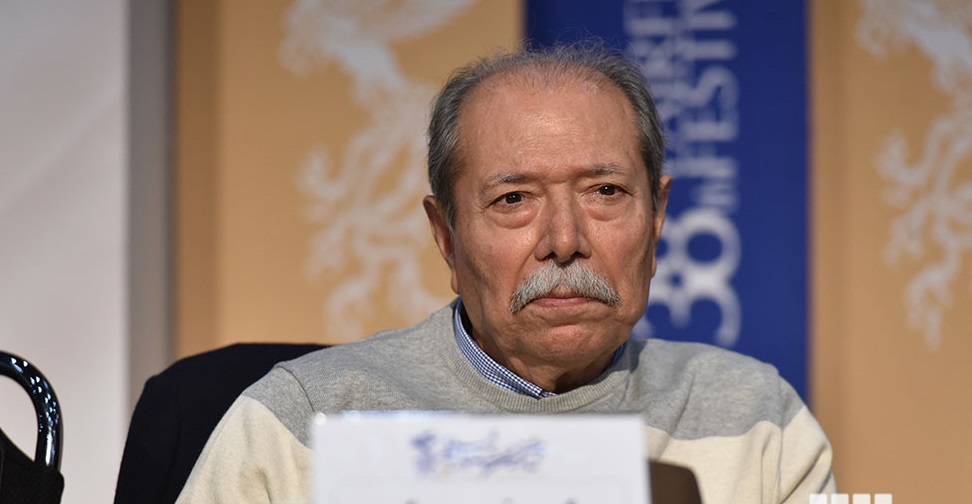 علی نصیریان: به خاطر کرونا پیشنهادات را نمی‌پذیرم/ کتابخوانی در قرنطینه