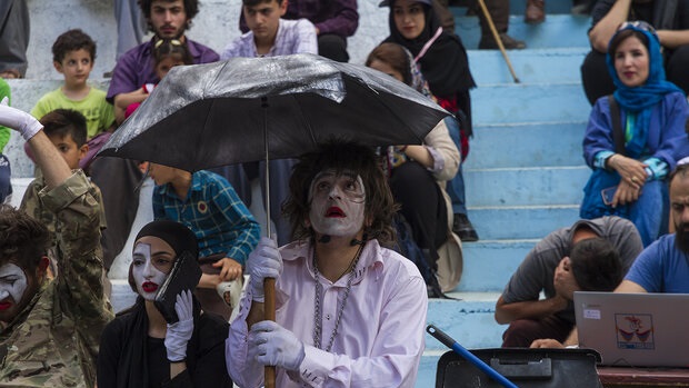 جشنواره تئاتر «مریوان» لغو نمیشود جشنواره تئاتر «مریوان» لغو نمیشود