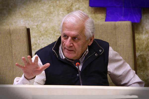 اکبر عالمی بر اثر کرونا درگذشت