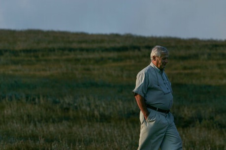 اکبر عالمی چگونه تیتراژ سریال سربداران را ساخت؟ اکبر عالمی چگونه تیتراژ سریال سربداران را ساخت؟