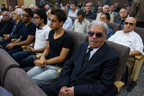  پیکر «نصرت‌الله وحدت» به خاک سپرده شد