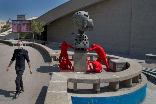 قدردانی از دو هنرمند معاصر در اجرایی پایانی «جابه جایی تئاترشهر؛یک سانتی متر نزدیک تر» 