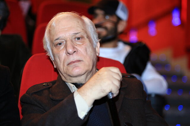 خسرو سینایی بر اثر کرونا درگذشت