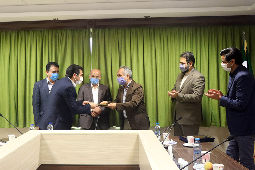 مراسم تکریم و معارفه مدیرعامل و هیئت‌مدیره انجمن هنرهای نمایشی ایران برگزار شد 