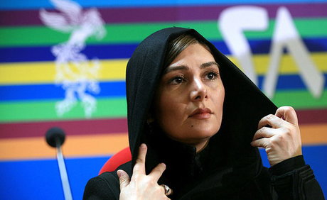 فیلم- هنگامه قاضیانی «دزیره» را برای نابینایان توضیح‌دار کرد