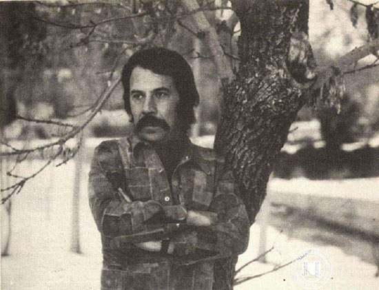 نشان داود رشیدی به صحنه و اهالی آن تقدیم شد + ویدئو