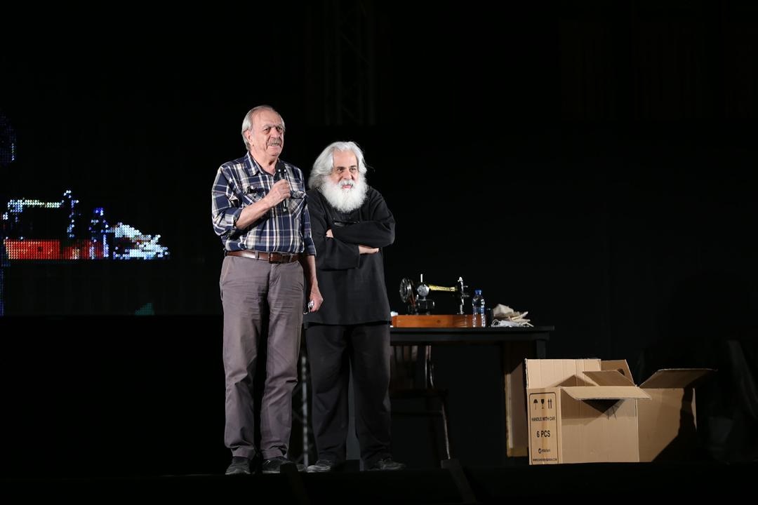 خالق «سربداران» نمایش «عشق روزهای کرونا» را افتتاح کرد