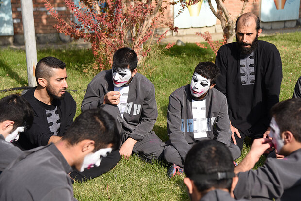 تجربه تمرین تئاتر در حیاط زندان/ کاش «مافیا» فرصت دیده‌شدن بدهد!