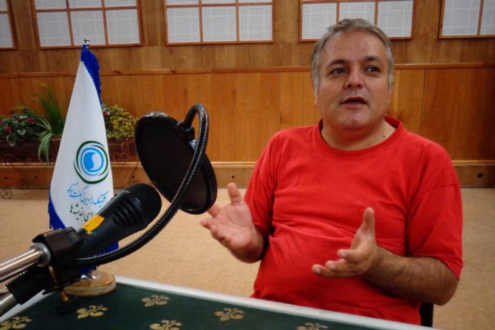 تئاتر خیابانی بدون واسطه با توده‌های جامعه ارتباط می‌گیرد