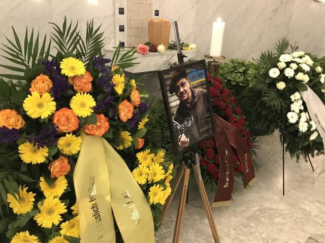 آنچه در مراسم خاکسپاری منوچهر طیاب در وین گذشت + عکس و فیلم