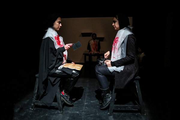 تلاش برای فرار از ممنوعالخروجی/با «نوشت سر» هوای حرفهام را دارم تلاش برای فرار از ممنوعالخروجی/با «نوشت سر» هوای حرفهام را دارم