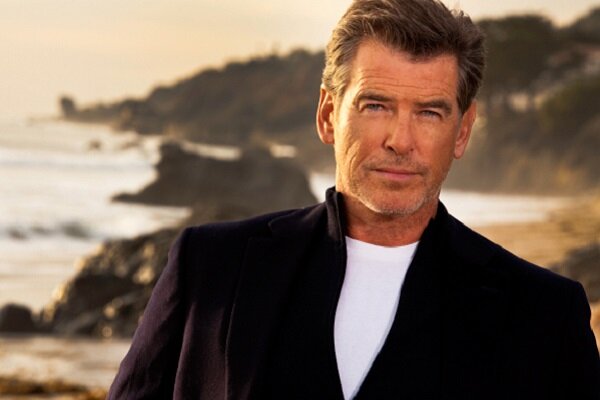 جیمز باند سابق در یک درام جنگی